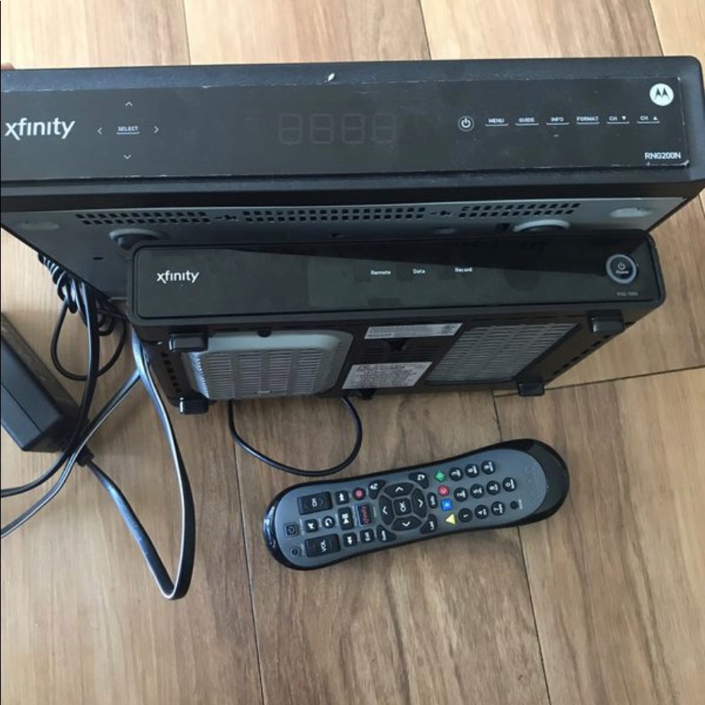 Xfinity cable box with Remote control - Picture 2 of 2